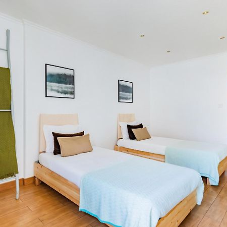 Santo Amaro Beach Family Stays أويراس المظهر الخارجي الصورة